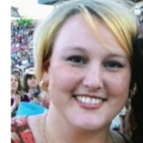 Meet your Posher, Jennifer - Picture 1 of 1